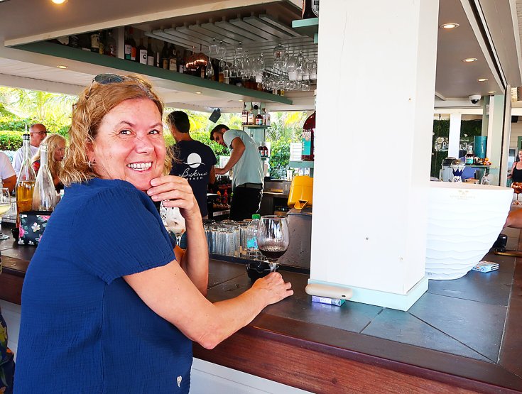 Apéro na Svatém Martinu: Francouzské ‚na jedno‘ v karibském stylu